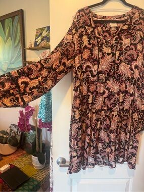 Knox Rose Paisley Tiered Long-Sleeve Dress - Black with Pink and Gold